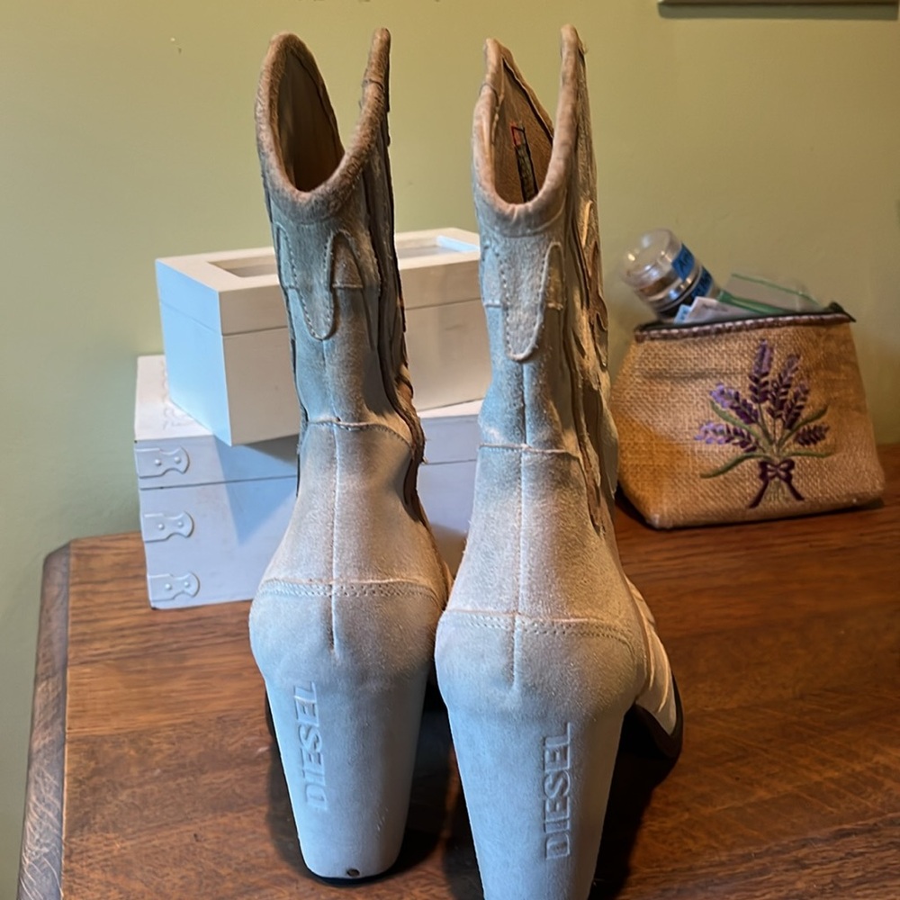 🚫NOT MEEK/MILD Diesel Madchen Beige & Tan Mid Calf Suede Cowboy Boots - Picture 3 of 9